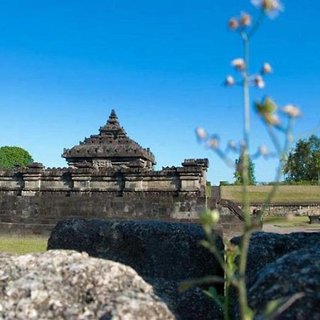 Jowo Kluthuk Heritage Kalasan Bagian luar foto