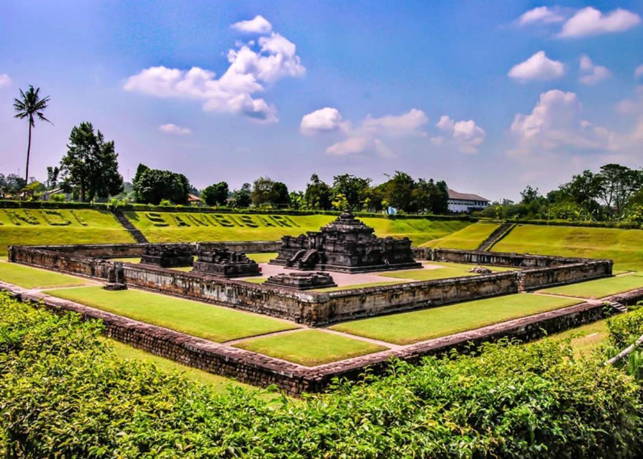 Jowo Kluthuk Heritage Kalasan Bagian luar foto